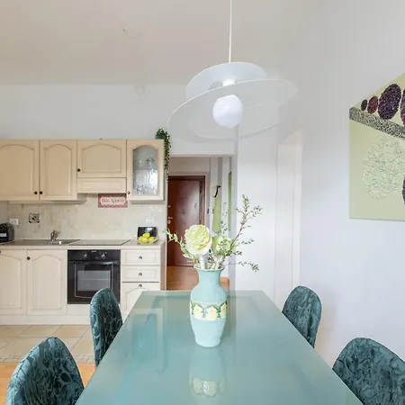 Iflat Cozy Flat With A View In San Giovanni Apartment *